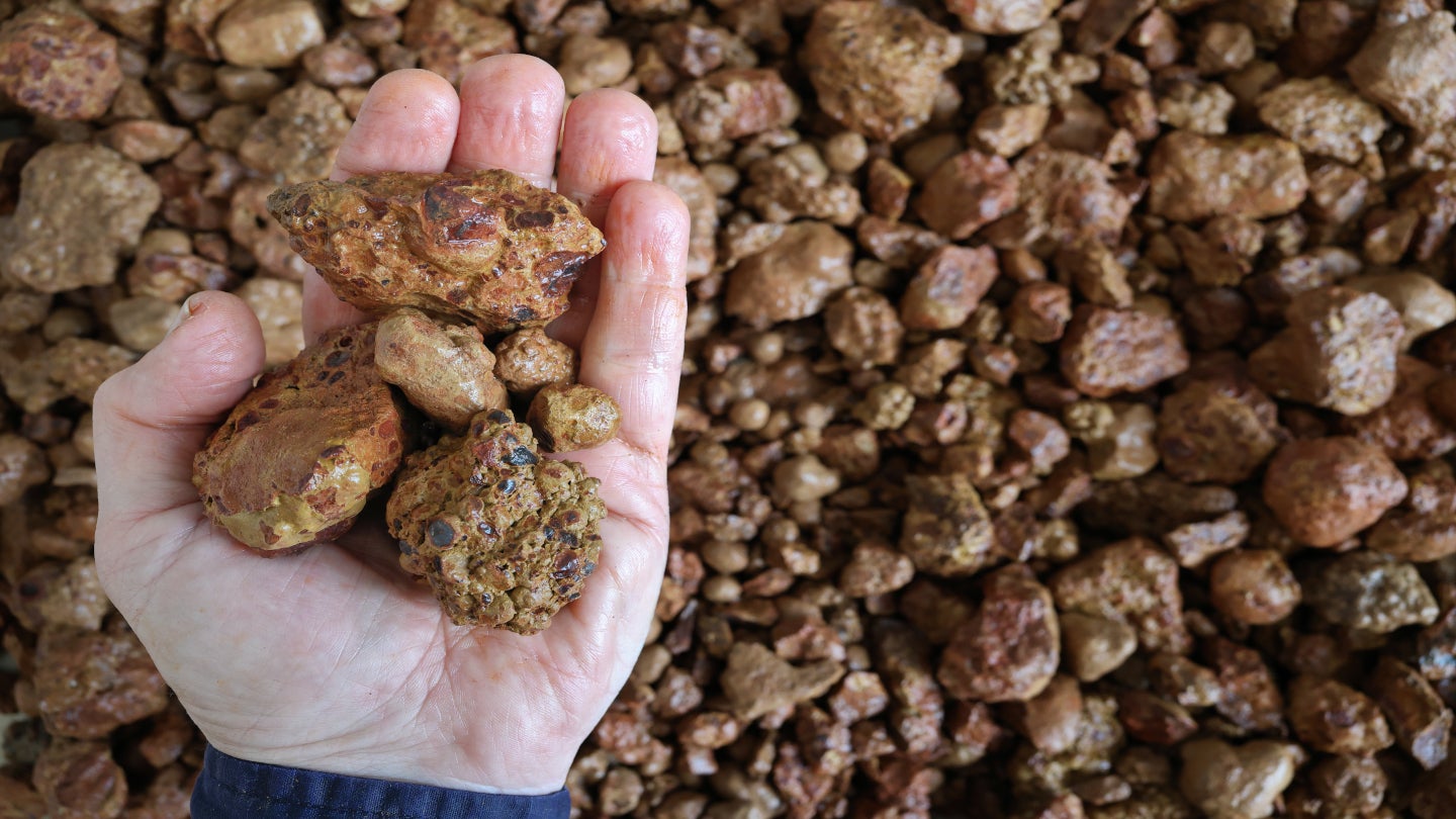 guinea-to-cancel-emirates-global-aluminium’s-bauxite-mining-licence- 