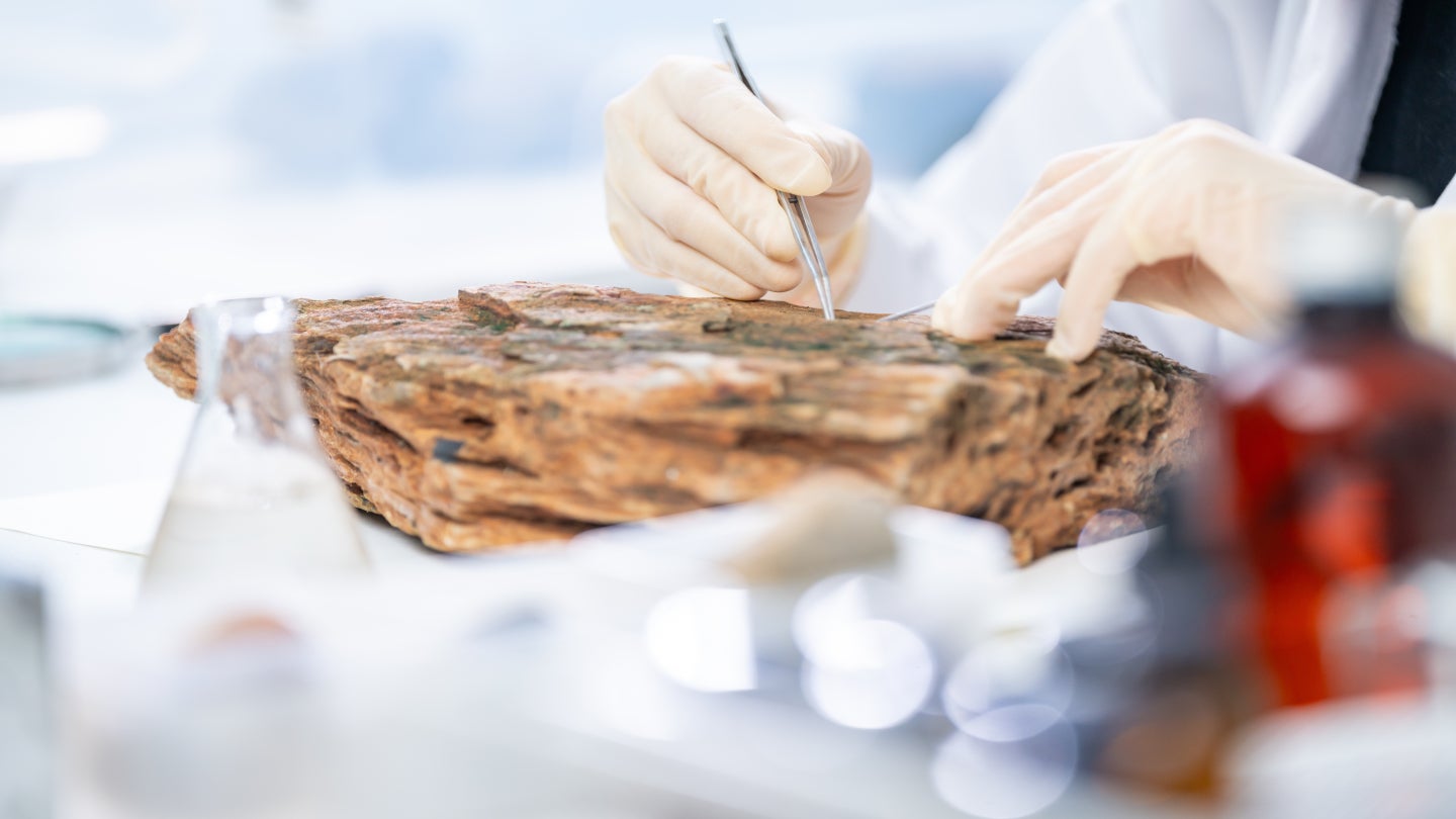 chrysos-signs-first-photonassay-unit-contract-with-newmont
