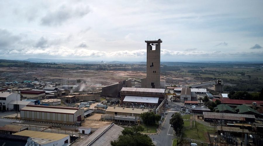 sibanye-stillwater-rushes-to-rescue-260-trapped-gold-miners