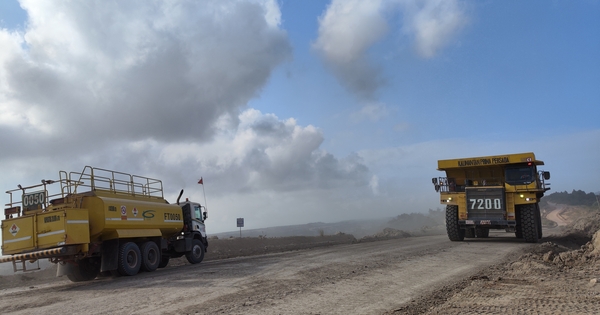 when-100-tonne-vehicles-share-public-roads