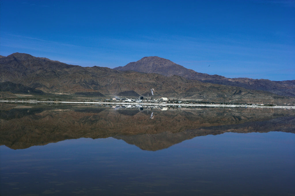 searles-valley-minerals-to-replace-last-2-coal-fired-power-plants-in-california-with-solar-tech- 