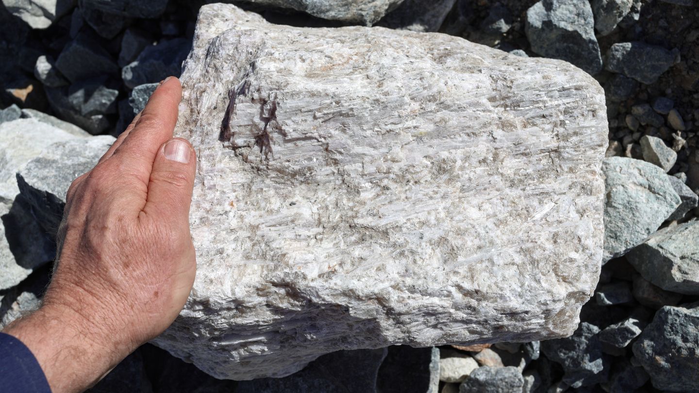 argentina-lithium-announces-first-mre-for-rincon-west-project- 