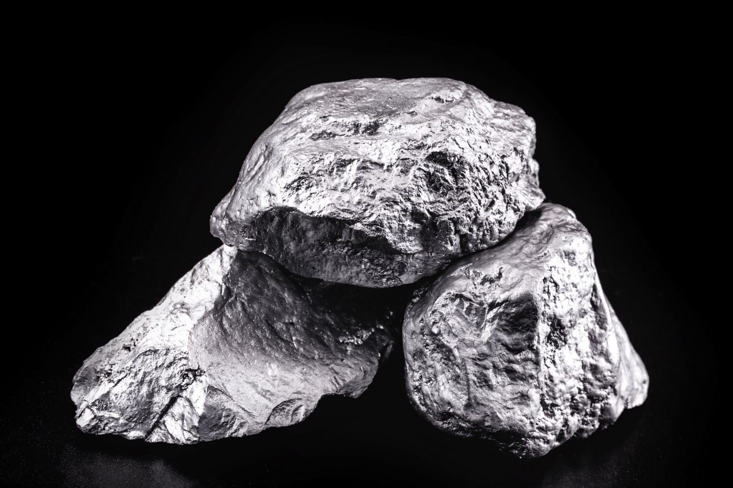 exgen-signs-loi-for-silver-stream-acquisition-on-chile-gold-mine