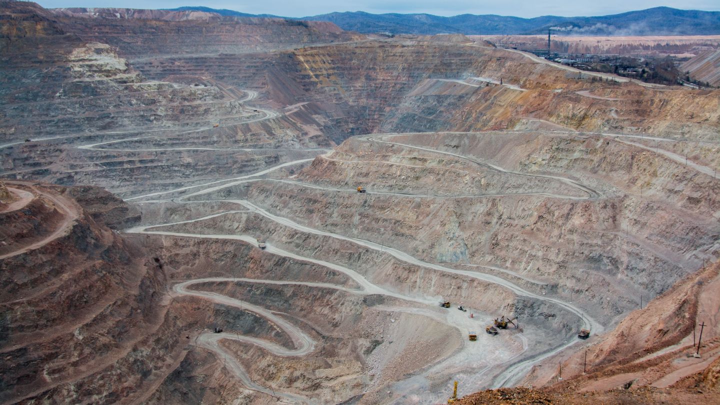 meteoric-secures-$50m-efa-backing-for-caldeira-project-in-brazil