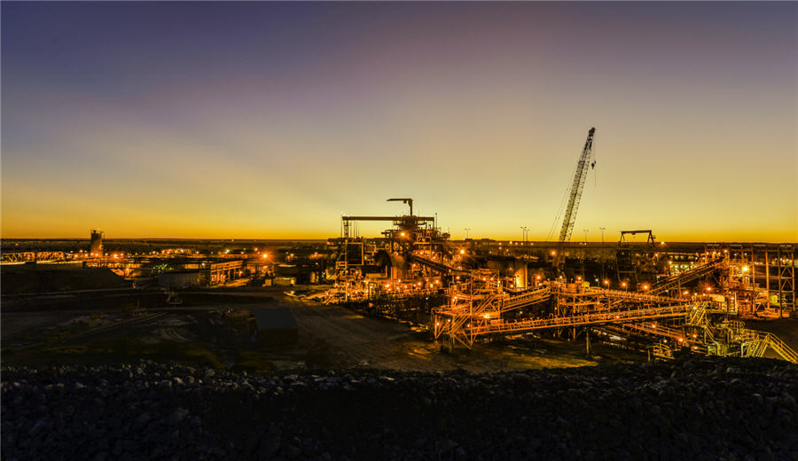 Bolivia vows to back lithium, energy deals to rebuild trust