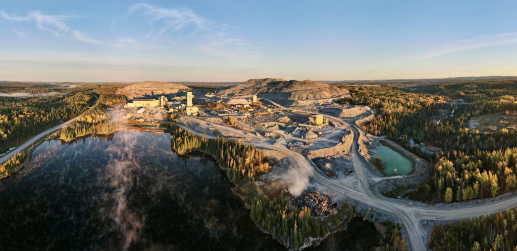 Ex-Barrick Hemlo logs high-grade gold in new zone