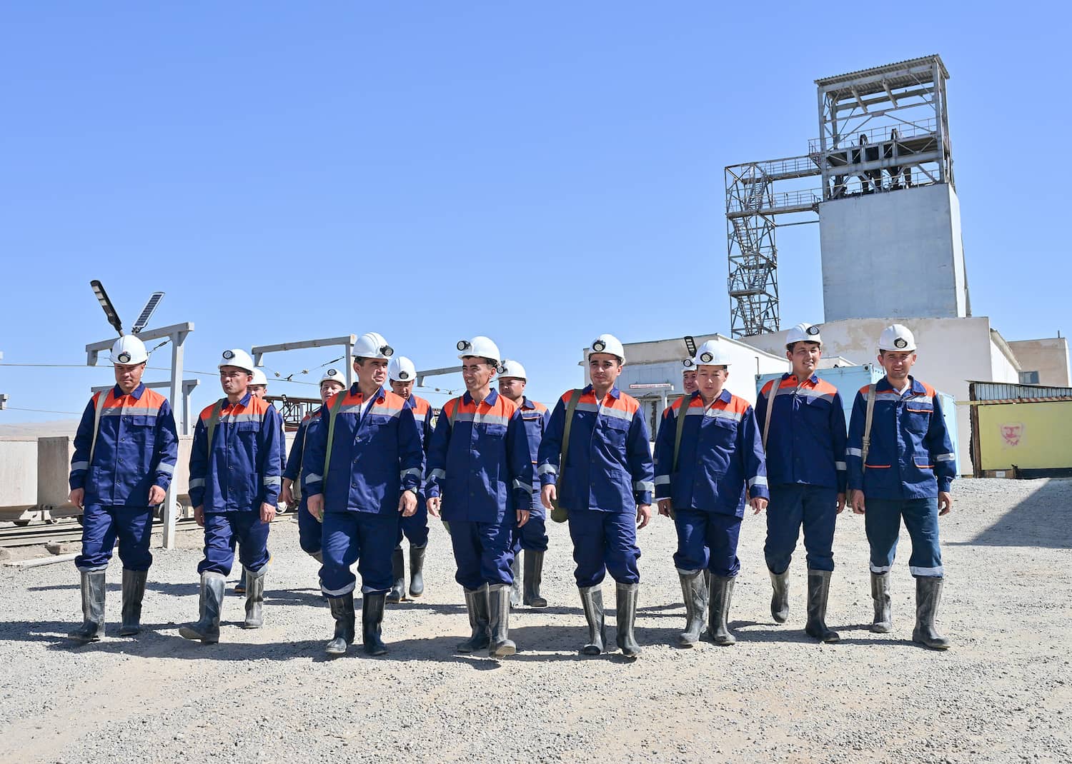 sustainable-fitch-affirms-navoi-mining’s-esg-rating